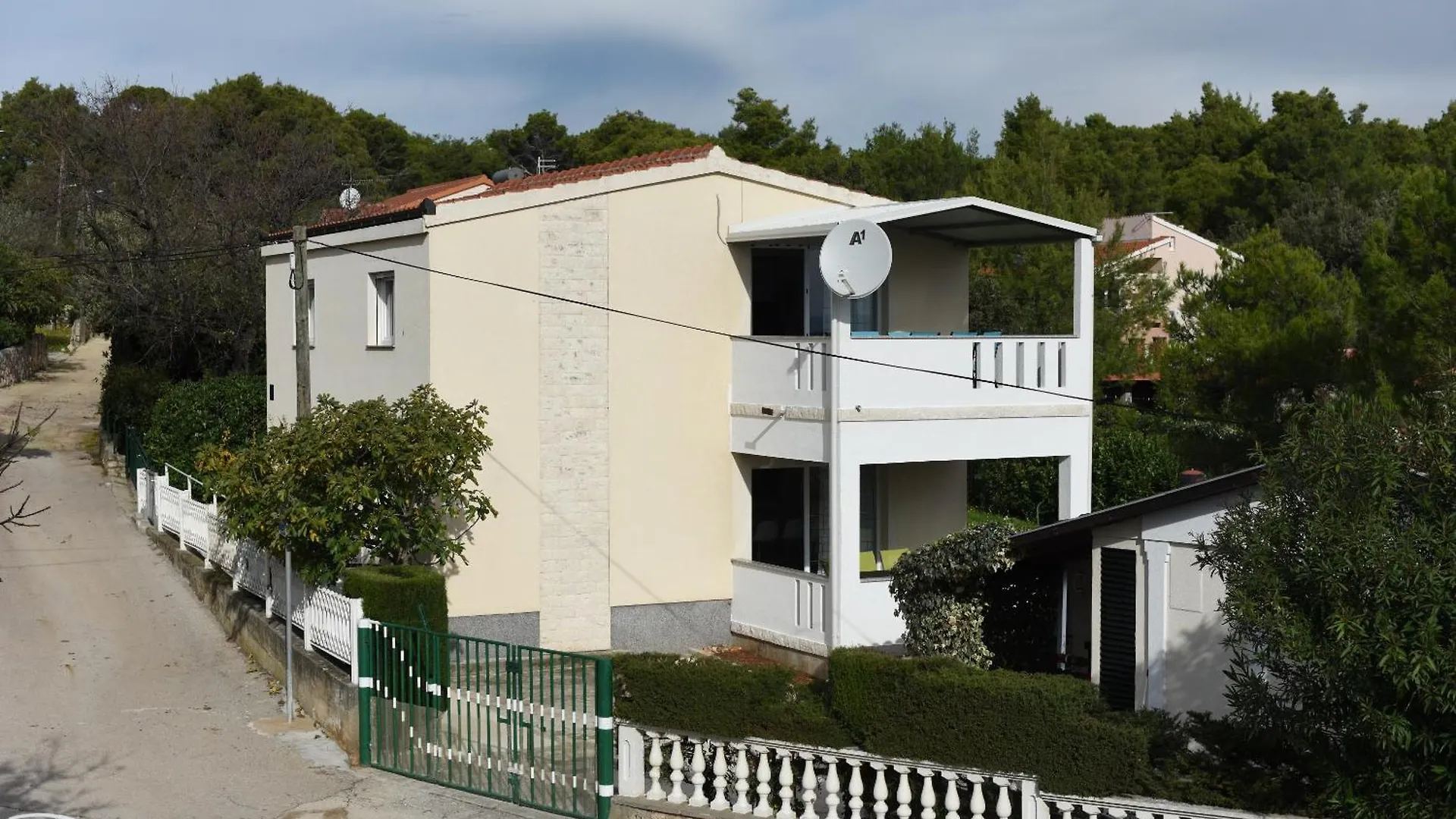 Apartmani Ivan, Plaza Matlovac contacts